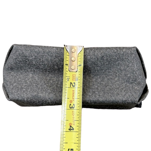 TUMI Small Toiletries Cosmetic Bag - Picture 10 of 10